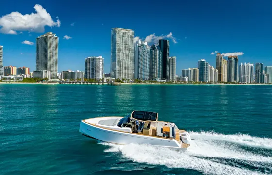 Luxury 38ft Pardo Italian Yacht in Miami Beach!