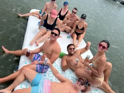 225HP Tritoon For Rent on Lake Lewisville