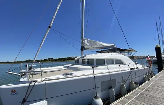 Catamaran Lagoon 380 for Daily trip in El Rompido, Andalucía