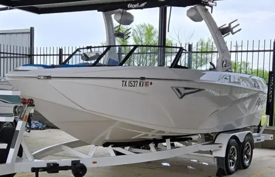 Brand New 2024 Tigè Z3 Luxury Wakesurf boat in Little Elm TX
