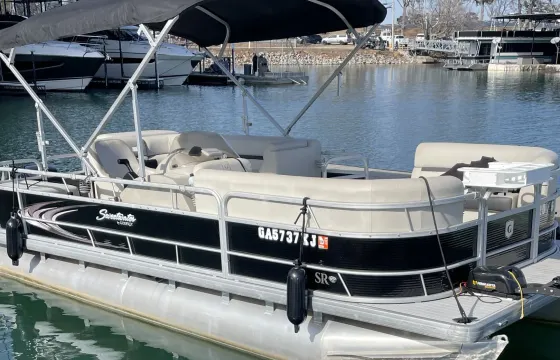 20ft Godfrey Sweetwater Pontoon on Lake Lanier