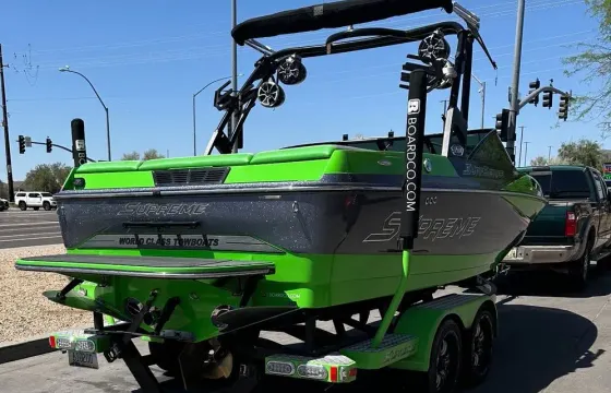 Supreme S211 Wakeboat - Come Hang 10 For The Day!