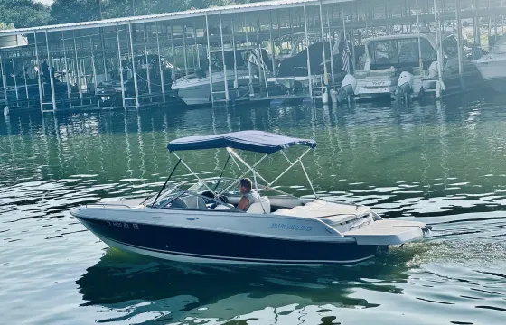 Rent Our 18' Four Winns for Lake Fun on Lake Lewisville
