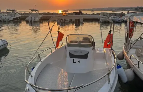 19' Idea Boat In Salento - Rent with or without a License