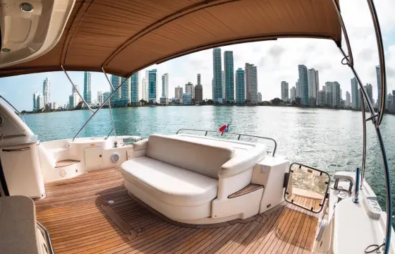 Deal of the Week! Sea Ray Sundancer 62 Ft Yacht for Rent in Cartagena, Colombia.
