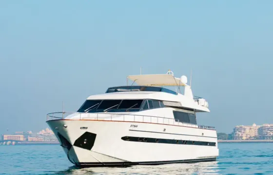 Luxurious 85ft Motor Yacht for rent in Dubai