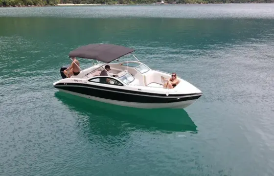 22ft Real Ossos Deck Boat Rental in Paraty, Rio de Janeiro, Brazil