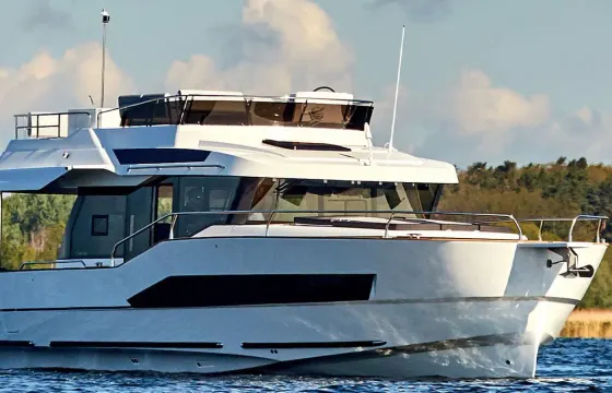 Cruising The Columbia River Portland Oregon 2025 Delphia 12 Fly Bridge Trawler