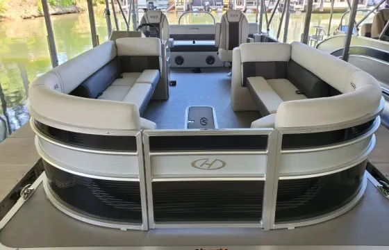 Spacious 26ft Harris Tritoon for Rent in Charlotte/Lake Wylie