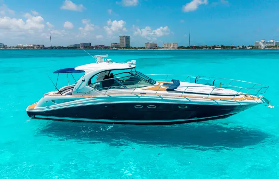 Luxury Yacht 45` Sea Ray in Cancun, Mexico