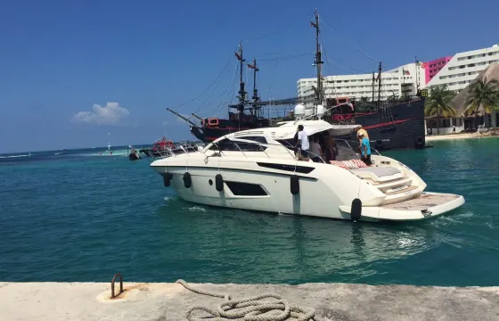 Azimut 48 ft. 2014 Motor Yacht in Boulevard Kukulcan