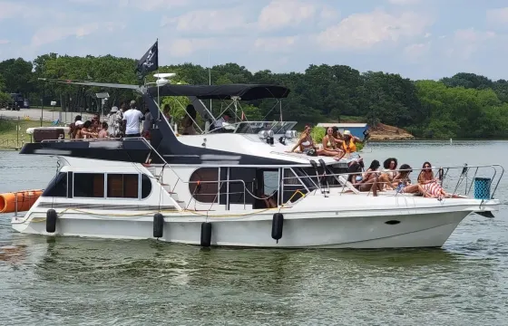 WHISKEY DANGER-Second Largest Luxury Rental Yacht Lake Lewisville-4 Hour Minimum