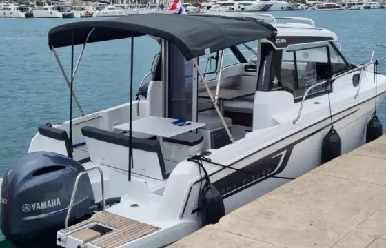 Brandnew Merry Fisher 695 Boat for rent in Trogir
