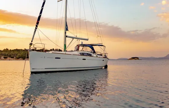 Beneteau Oceanis 43ft for rent in Nikiana Marina.