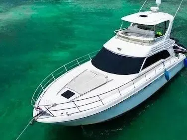 Enjoy Miami: Sea Ray 52 Yacht - Big Discounts! Inquire Now for the Best Deal!