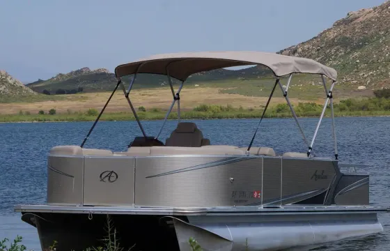 2023 Avalon 2285 Fisher – Cruise Newport Beach in Style on a 10-Seater Pontoon!