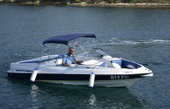 Regal 230 Hp 19ft Bowrider for Rent in Croatia