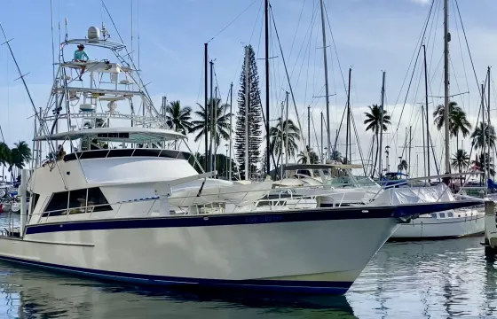 Striker 74' Luxury Sportfisher for Charter in Honolulu
