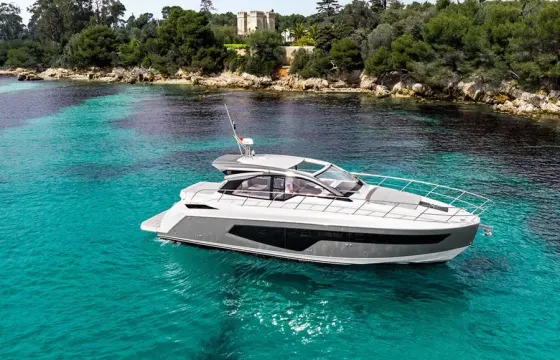 AZIMUT ATLANTIS 51, Podstrana, Croatia