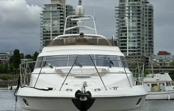 65' Luxury Fairline Yacht for Private Parties in Vancouver( 25 Guests)