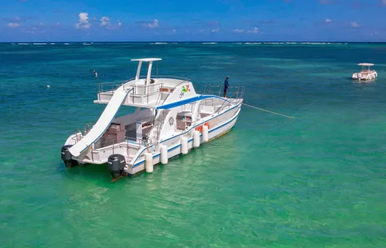 DELUXE BOAT FOR PRIVATE VIP BACHELORETTE/BIRTHDAY PARTY