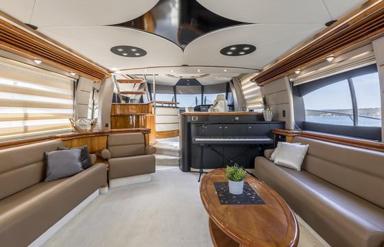 Luxury M/Y 4 cabins in Croatia- Sunseeker 84 Manhattan