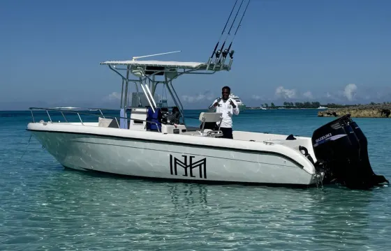 Snorkeling/Fishing and Island Hopping onboard a Skippered 26' Sea Chaser Boat