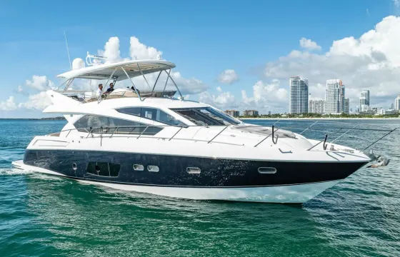 Luxurious 70ft Sunseeker serving Florida and Bahamas