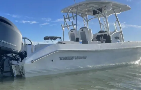 26ft Twin Vee PowerCat Experience Big Pine Key for 6 Guests