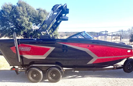 2022 Heyday WAKE BOAT WATER TOYS INCLUDED. SUNSET CRUISES AVAILABLE.