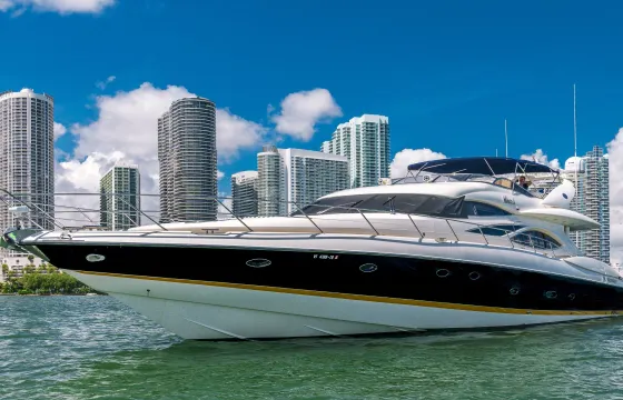 Enjoy a Luxury Miami Experience With Our 88ft Sunseeker!