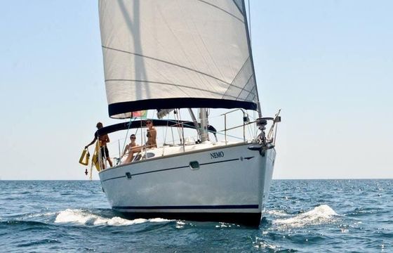 'Nemo' Jeanneau SO 43 monohull charter in Portimão