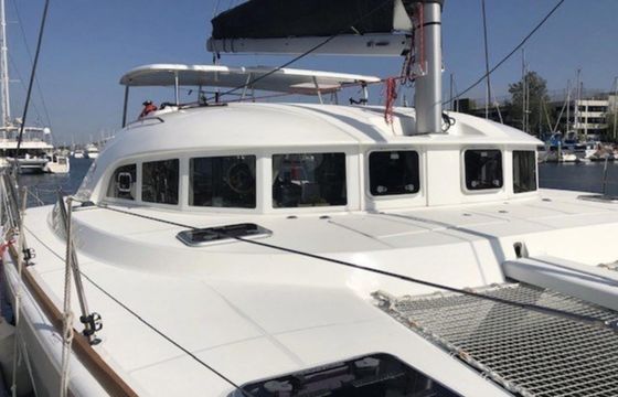 Luxury Sailing Aboard a 38-Foot Lagoon Catamaran in Marina del Rey
