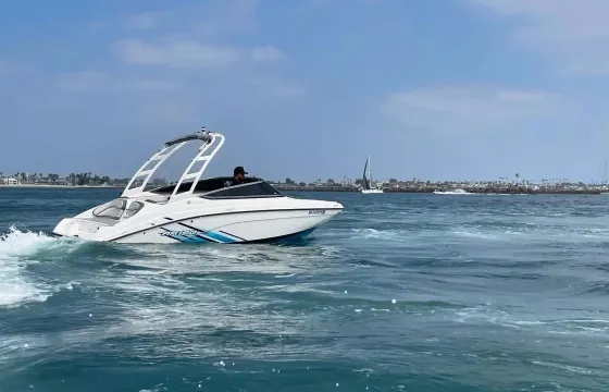 Wave ventures on the water 🚤 Yamaha boat 6 people