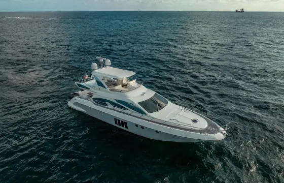 Enjoy Miami with this Azimut 70ft Luxury Yacht