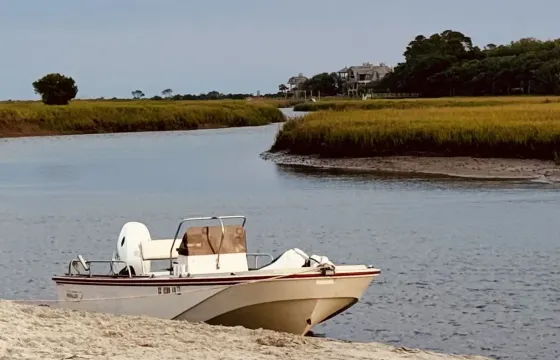 Folly Beach Sandbars, Tidal Creeks and Beach by boat on a 20' Boston Whaler