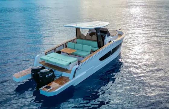 Welcome to the Legend Atlantis 40, the newest addition of BLUE STORIES!
