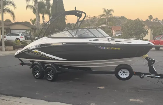 Yamaha AR210 Bowrider Dual Jet Engines in San Diego for 10 Guests