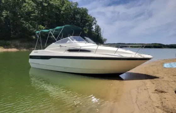 27' Four Winns 225 Sundowner - Lake Michigan Charter Boat Rental with Captain