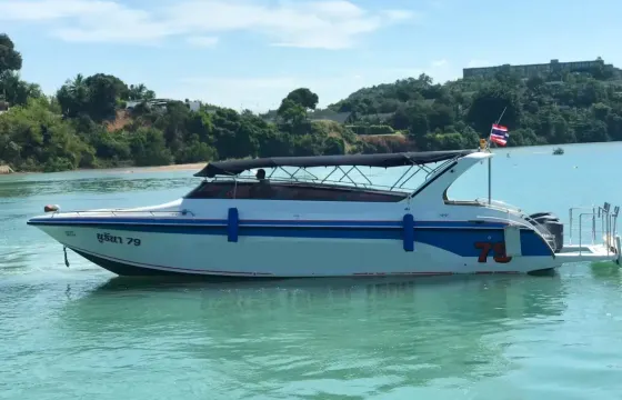 Phi Phi Overnight and Full Day islands hopping from Phuket