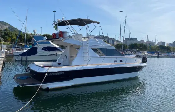 36ft Dreams Oceanic Motor Yacht Rental in Rio de Janeiro, Brazil