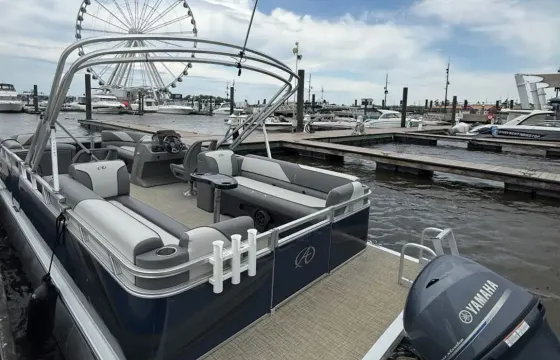 $275hr| National Harbor |12 People | 30 Min Free |3hr Min