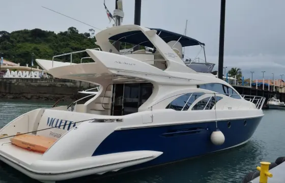 Azimut 50 Luxury Yacht Charter for 12 guests in Panama City