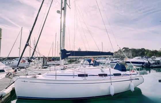 The Bohemian Sailing Experience Bavaria 30 Cruiser