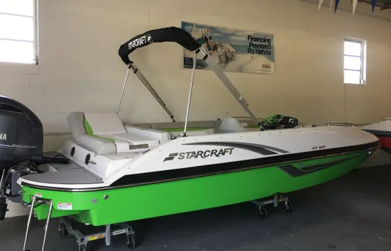 StarCraft MDX Deck boat - Super Fun boat for your day out on the water.