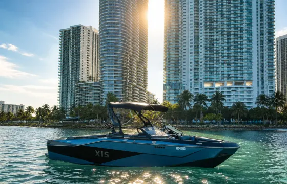 Axis T235 Wakeboat | Miami Wakesurf & Skyline Cruise