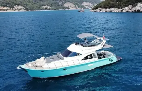 13 Meter, 8 Person Capacity, Economic and Comfortable Yacht