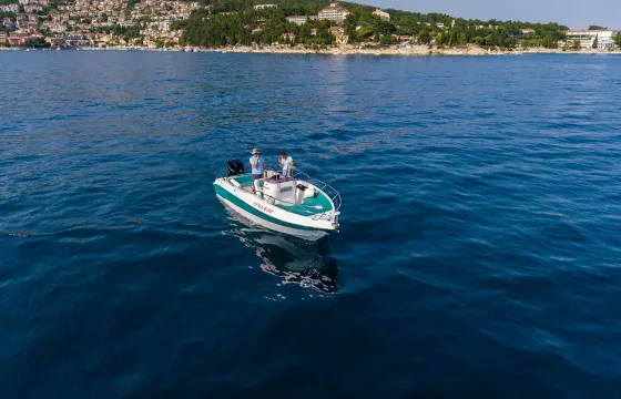Bluline 21 open, for 8 persons in Rabac