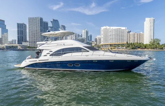 58ft Searay Sedan Bridge for 13 people in Miami