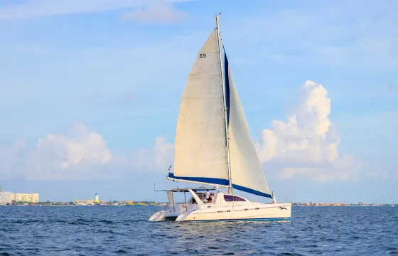 42ft Catamaran Private Charter / Capacity 30 people